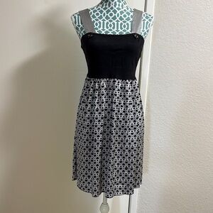 Bebe Black and Gray Geometric Midi Dress
